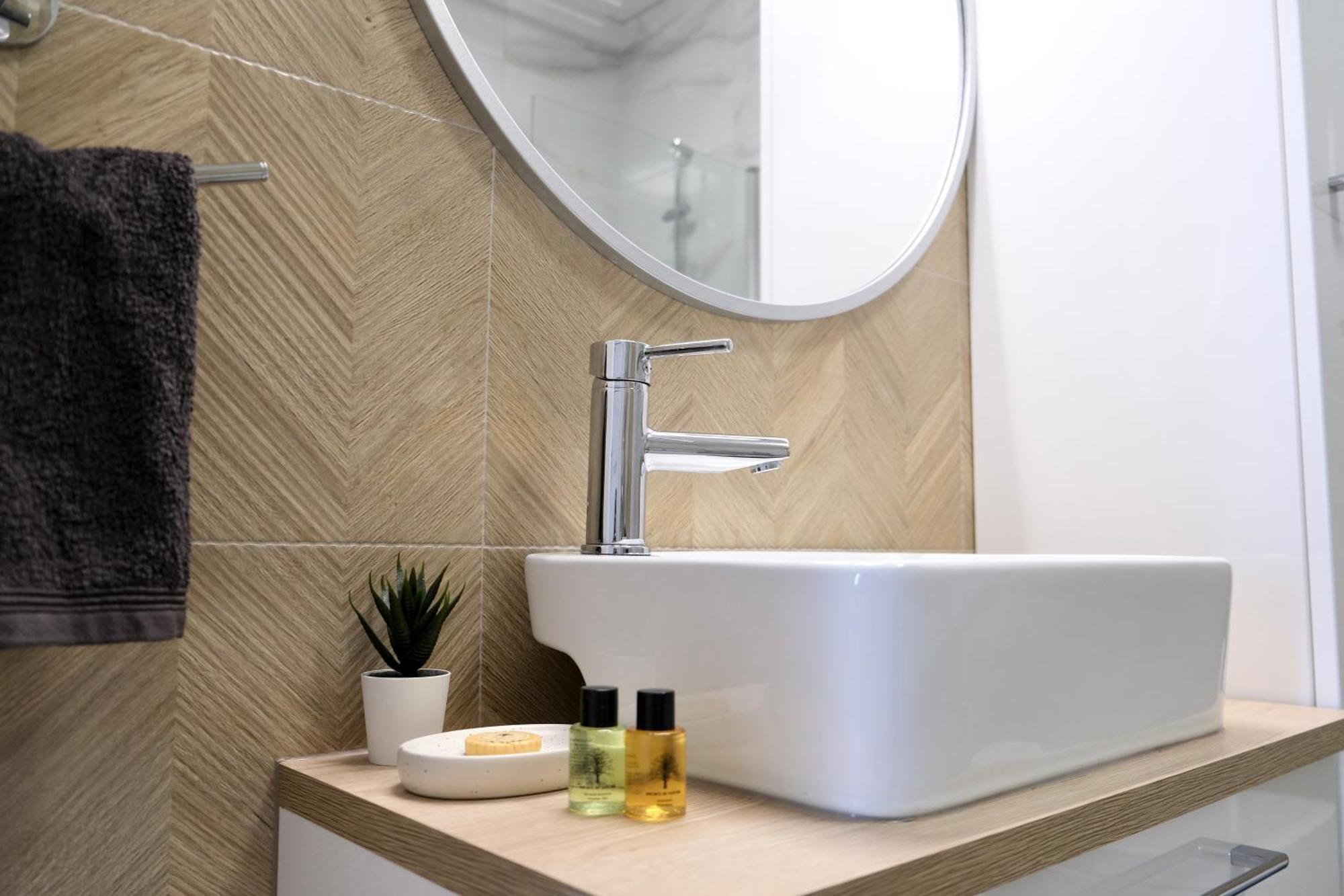 Apartment Space And More, Dmowskiego - 20 Minut Do Rynku, Self Check-in 24h, Parking Breslau