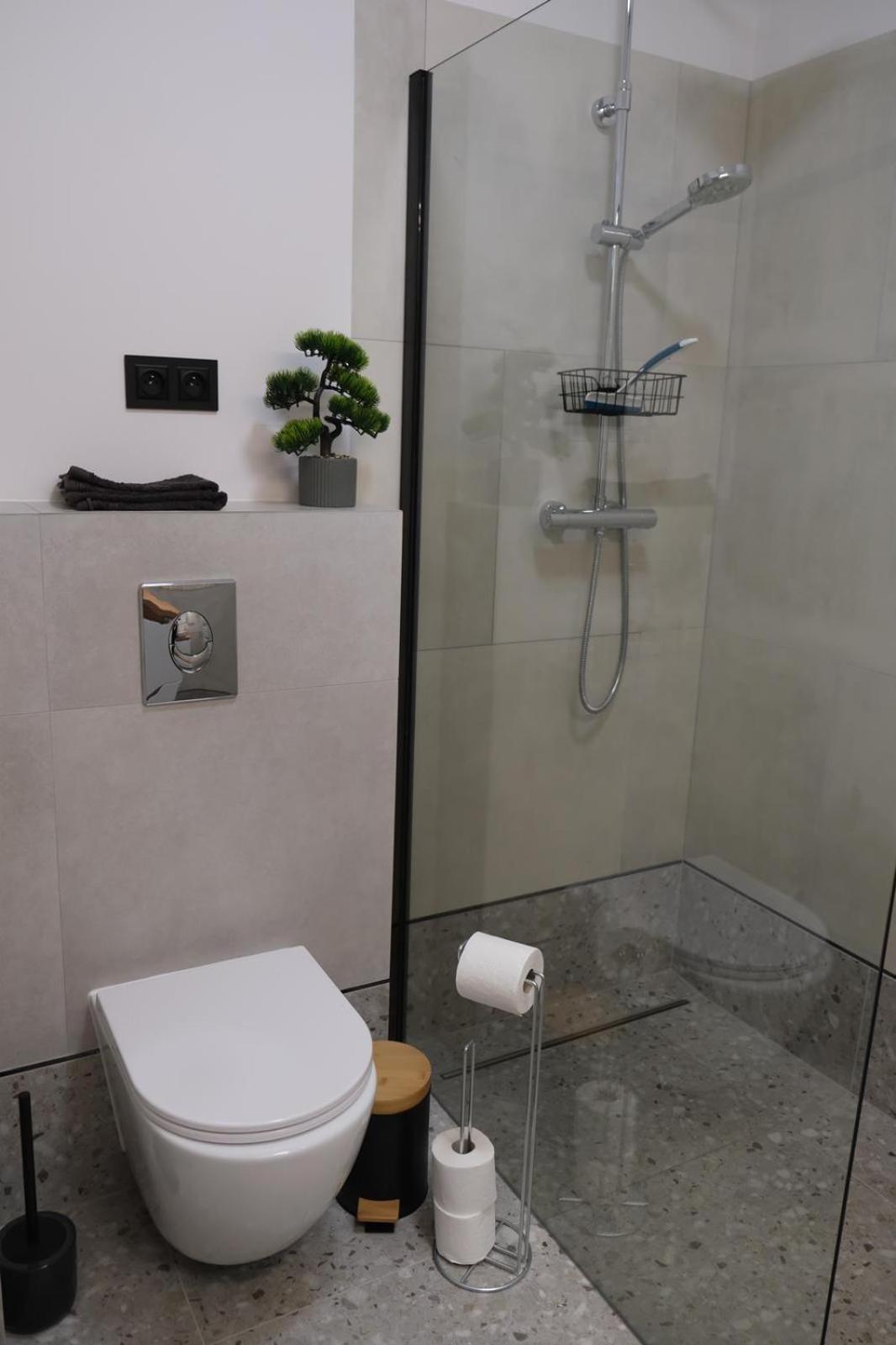 Space And More, Dmowskiego - 20 Minut Do Rynku, Self Check-in 24h, Parking