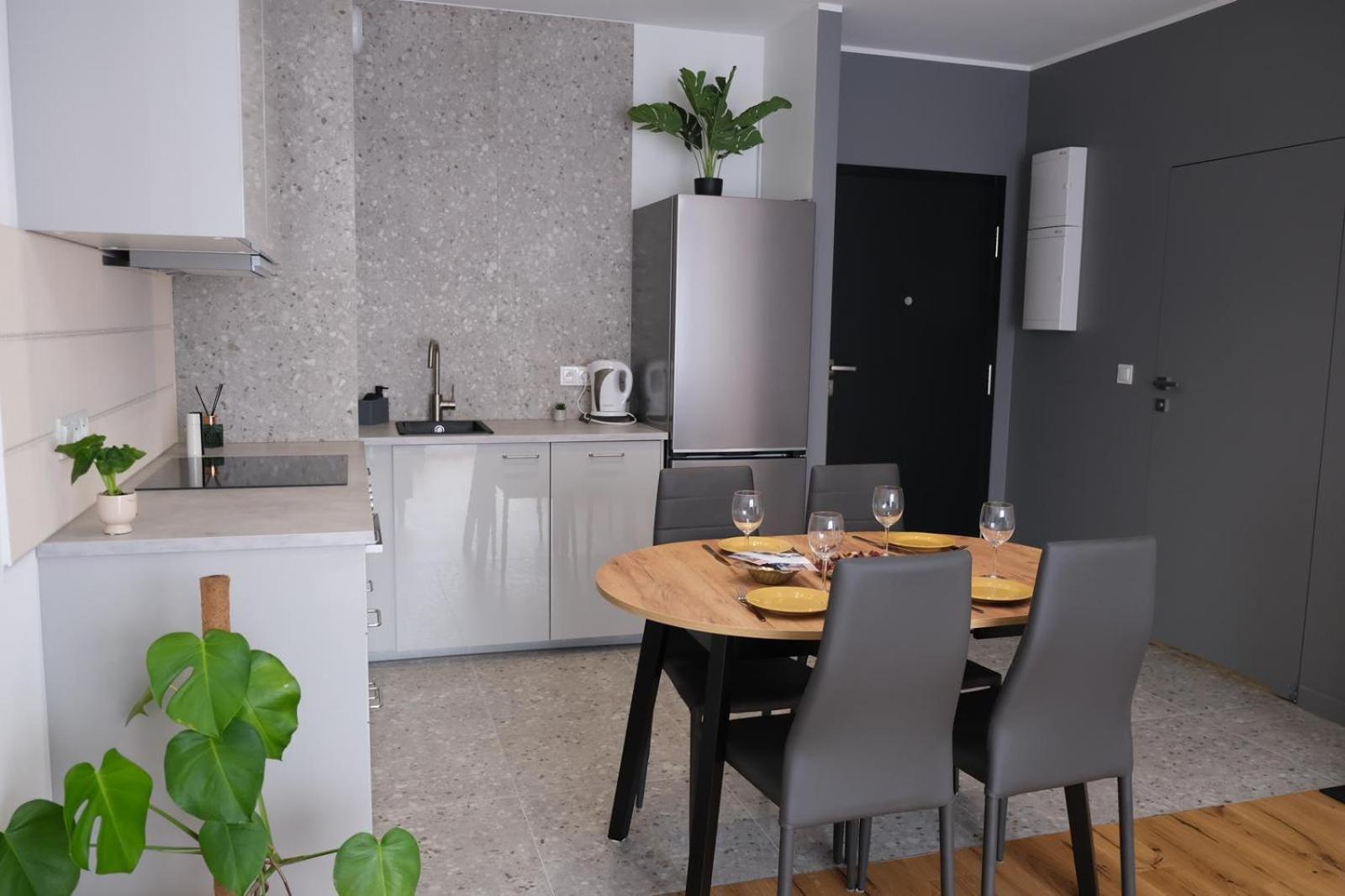 Space And More, Dmowskiego - 20 Minut Do Rynku, Self Check-in 24h, Parking Apartment