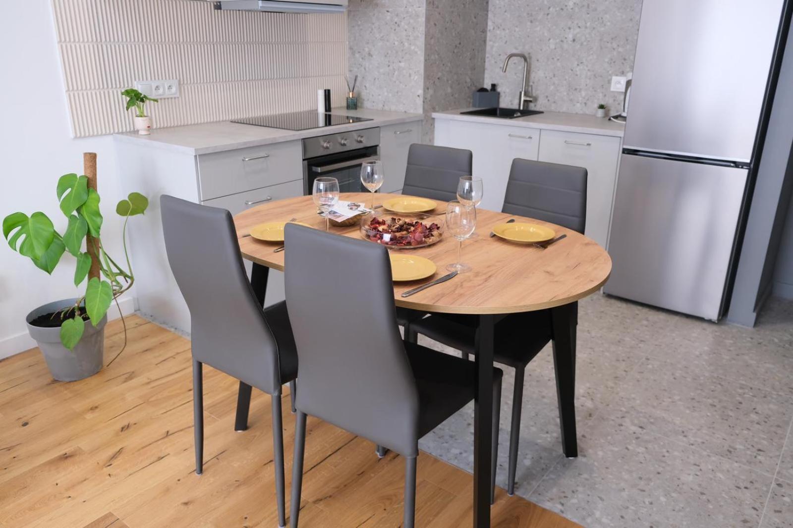 Space And More, Dmowskiego - 20 Minut Do Rynku, Self Check-in 24h, Parking